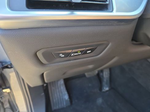 Used 2024 BMW X5 xDrive40i w/ Premium Package AWD/4WD image 22