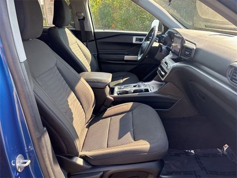 Used 2022 Ford Explorer XLT image 35