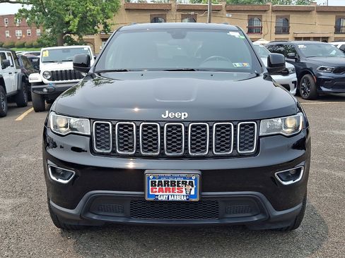 Used 2021 Jeep Grand Cherokee Laredo AWD/4WD image 2