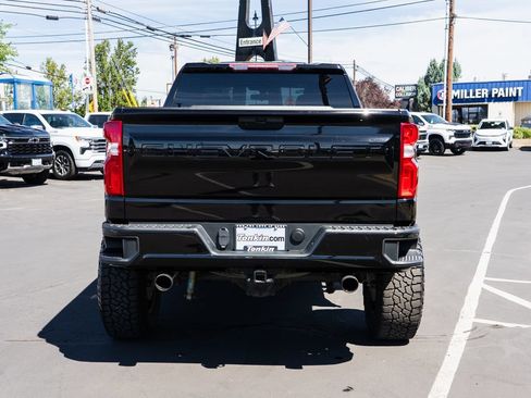Used 2019 Chevrolet Silverado 1500 Custom w/ Custom Value Package AWD/4WD image 3