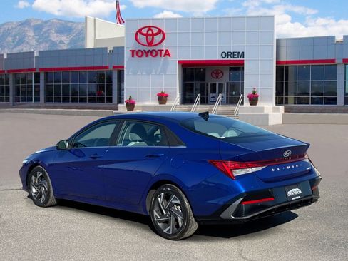 Used 2024 Hyundai Elantra Limited FWD image 5