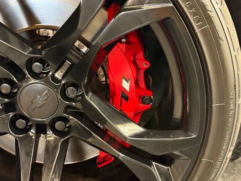 Used 2019 Chevrolet Camaro SS RWD image 11