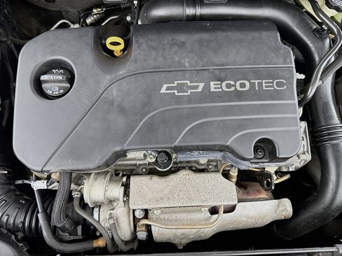 Used 2017 Chevrolet Cruze LS image 35