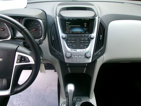 Used 2015 Chevrolet Equinox LTZ image 17