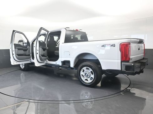 Used 2025 Ford F250 XLT image 80