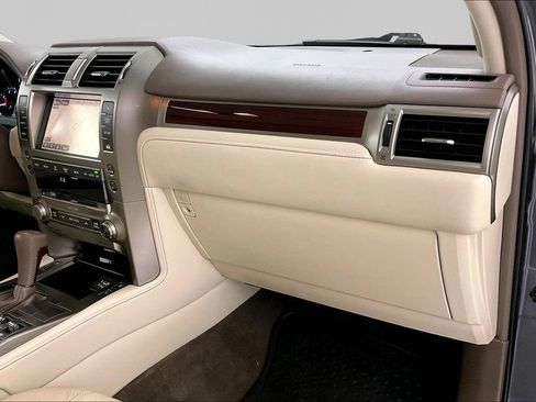 Used 2015 Lexus GX 460 w/ Premium Package AWD/4WD image 24