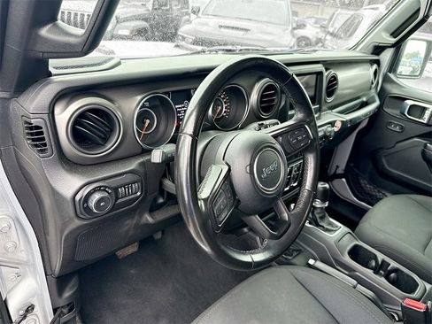 Used 2022 Jeep Wrangler Unlimited Sport image 10