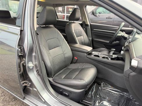 Used 2020 Nissan Altima 2.0 Platinum FWD image 18