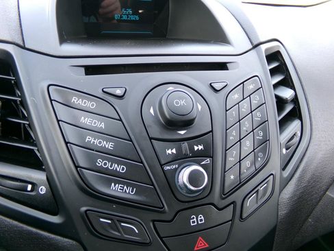 Used 2014 Ford Fiesta SE FWD image 13