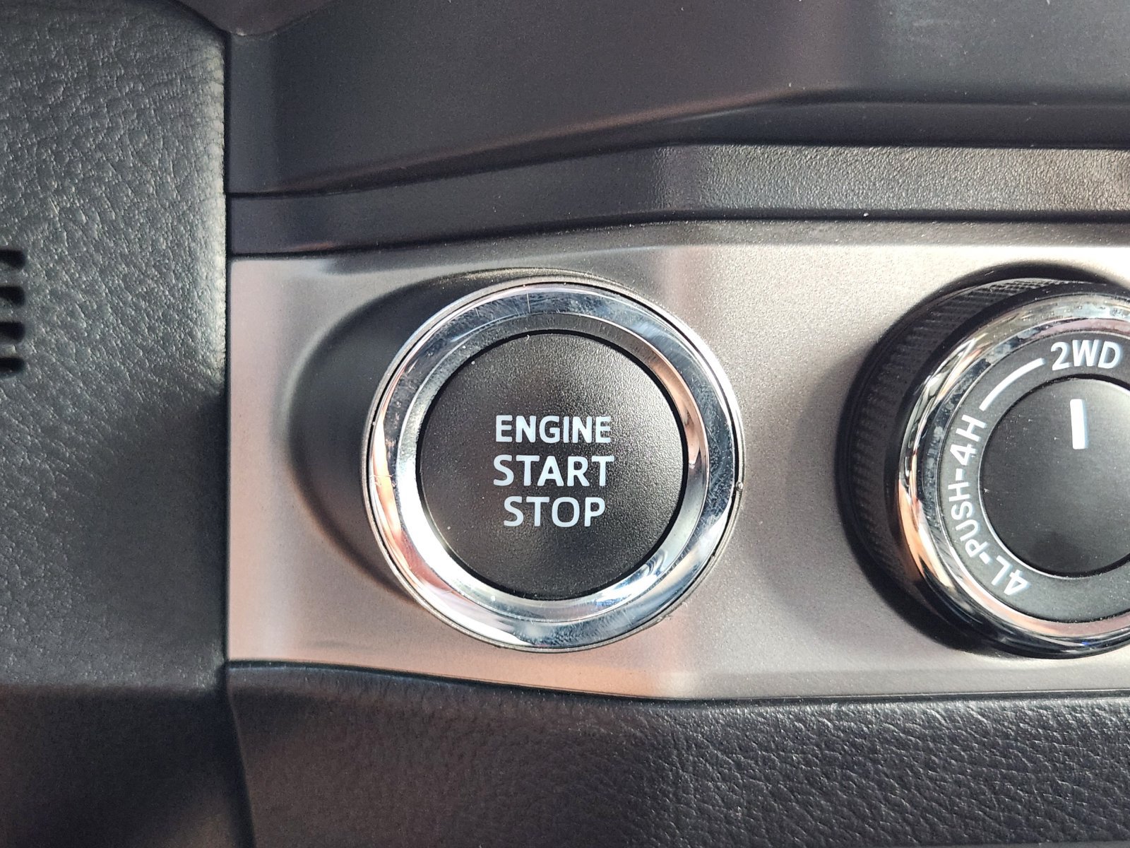 Used 2021 Toyota Tacoma Limited AWD/4WD image 25