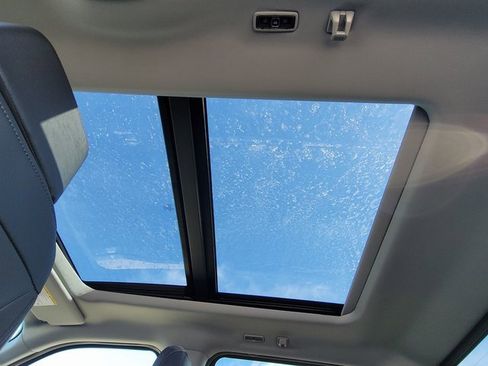 New 2026 Ford F250 Lariat w/ Black Appearance Package image 9