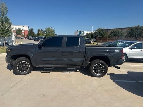 Used 2025 Toyota Tacoma TRD Sport AWD/4WD image 6