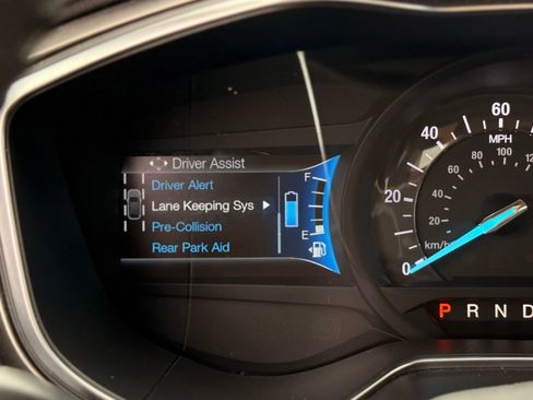 Used 2017 Ford Fusion SE w/ Equipment Group 602A FWD image 28