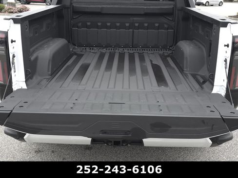 Used 2025 GMC Sierra EV Denali AWD/4WD image 41