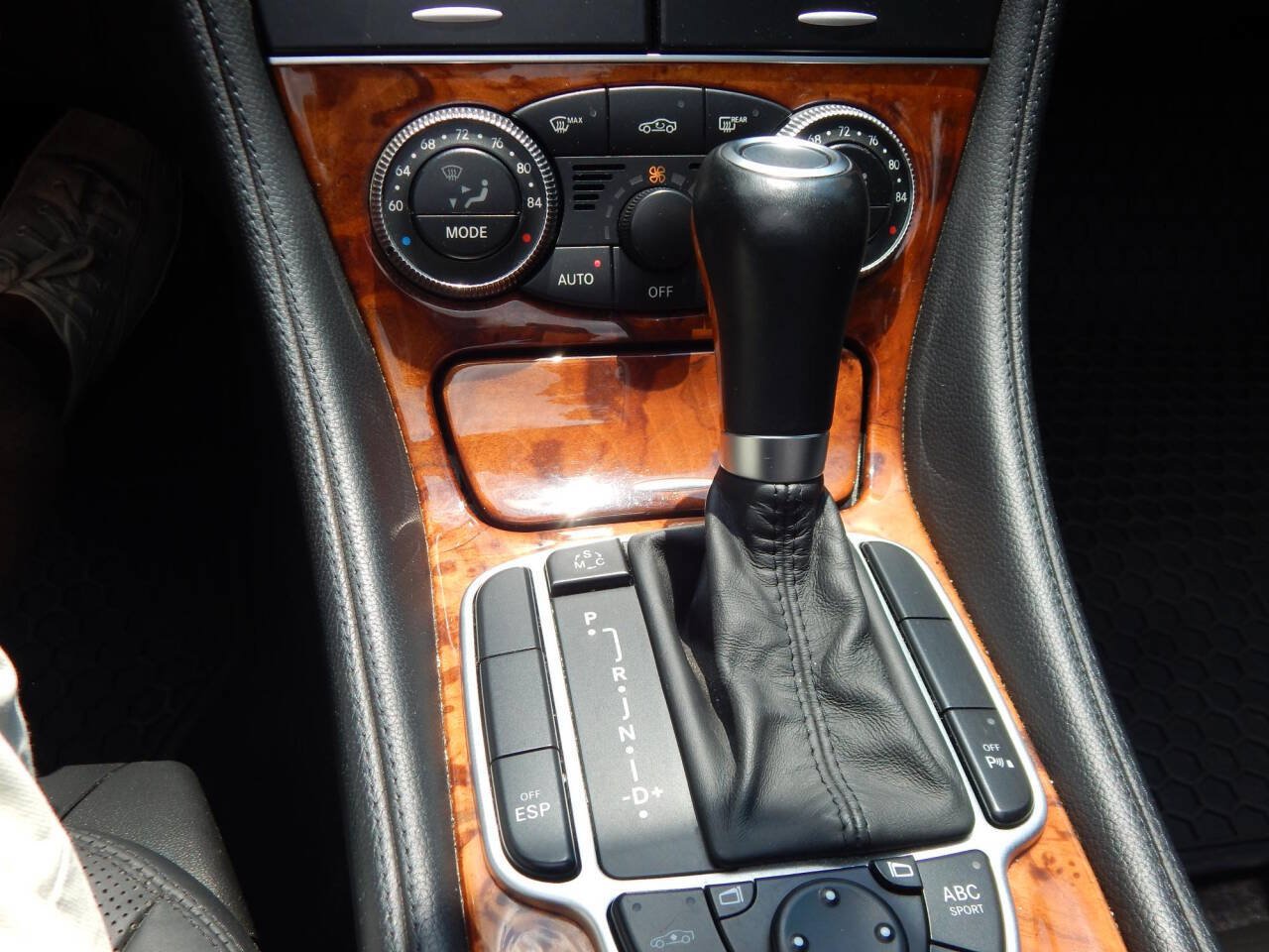 Used 2009 Mercedes-Benz SL 550 image 23