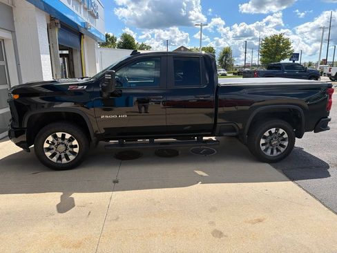 Used 2025 Chevrolet Silverado 2500 Custom w/ Custom Value Package AWD/4WD image 5