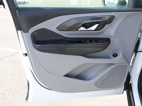 Used 2023 GMC Terrain SLT FWD image 9