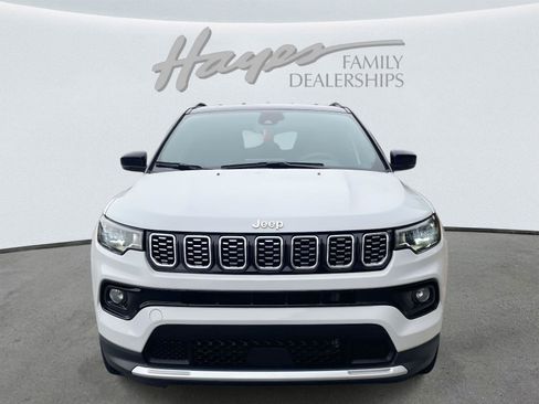 Used 2024 Jeep Compass Limited image 29