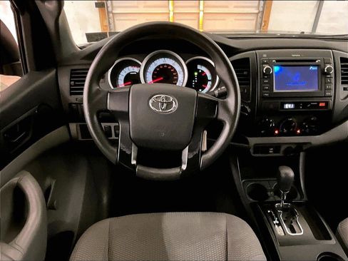 Used 2013 Toyota Tacoma 4x4 Regular Cab image 5