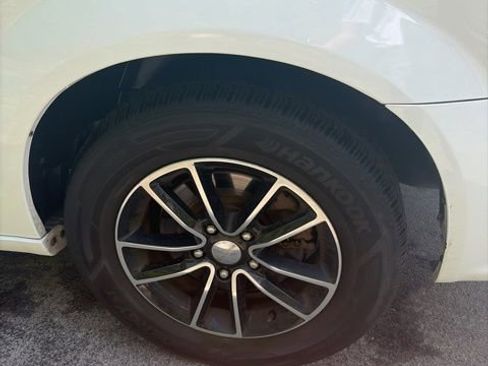 Used 2019 Dodge Grand Caravan GT FWD image 29