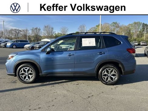 Used 2021 Subaru Forester Premium AWD/4WD image 2