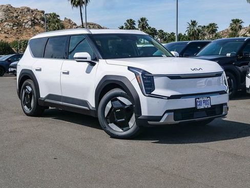 New 2026 Kia EV9 Wind image 2