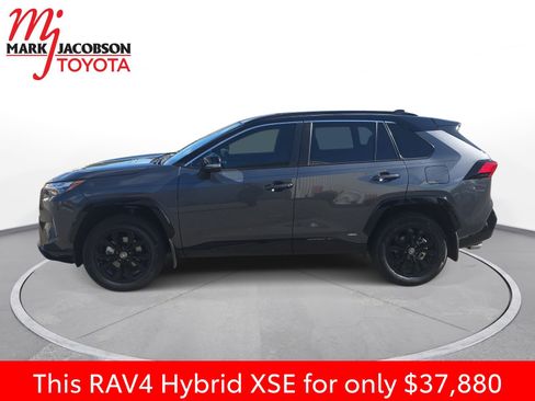 Used 2024 Toyota RAV4 XSE AWD/4WD image 14