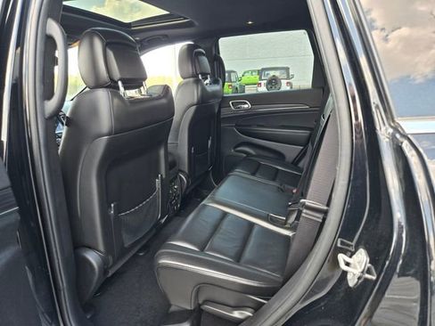 Used 2022 Jeep Grand Cherokee Limited AWD/4WD image 9