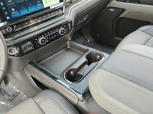 Used 2024 Chevrolet Silverado 2500 ZR2 image 30