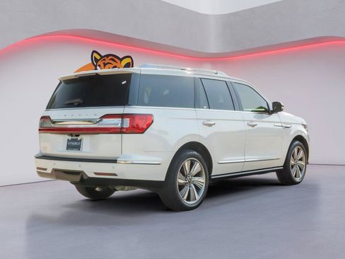 Used 2018 Lincoln Navigator Reserve AWD/4WD image 5