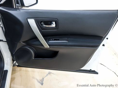 Used 2013 Nissan Rogue SV AWD/4WD image 28