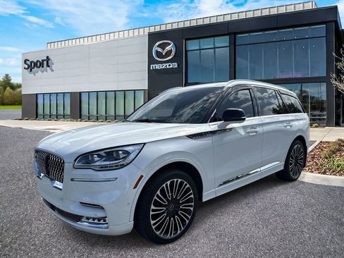 Used 2023 Lincoln Aviator Black Label w/ Class IV Trailer Tow Package AWD/4WD image 8