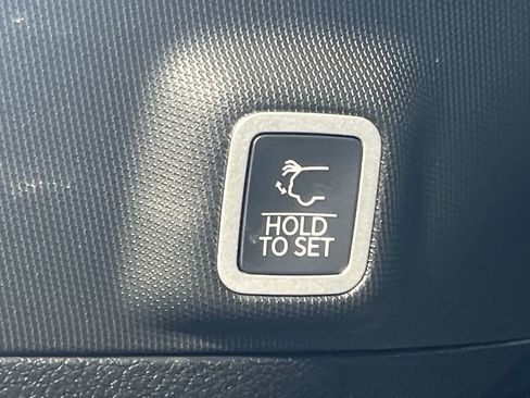 New 2025 Jeep Grand Cherokee Laredo X w/ Luxury Tech Group I image 28