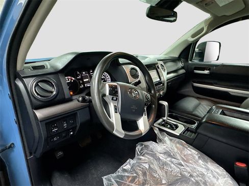 Used 2018 Toyota Tundra SR5 image 5
