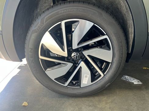 New 2026 Volkswagen Atlas SE image 30