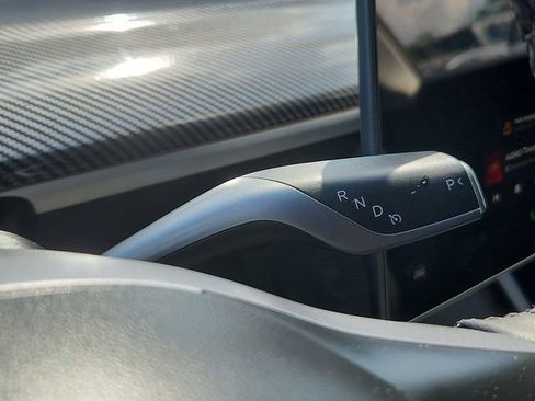 Used 2024 Tesla Model Y Long Range AWD/4WD image 10