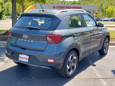 Used 2025 Hyundai Venue SEL FWD image 11