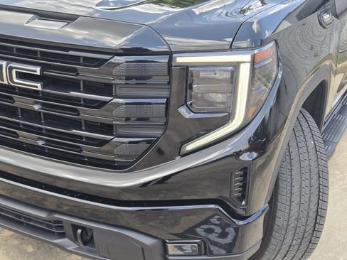 Used 2024 GMC Sierra 1500 Elevation RWD image 11