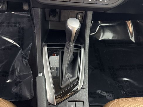 Used 2015 Toyota Corolla LE image 21