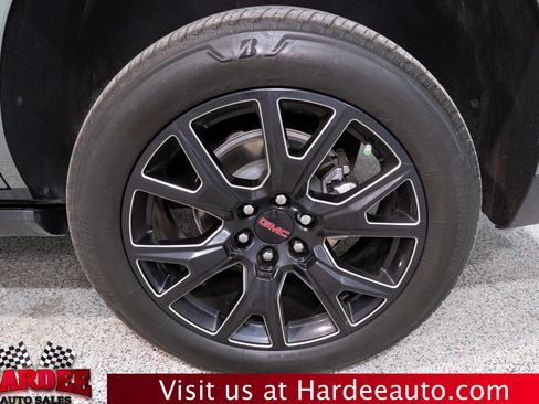 Used 2024 GMC Yukon Denali Ultimate AWD/4WD image 10