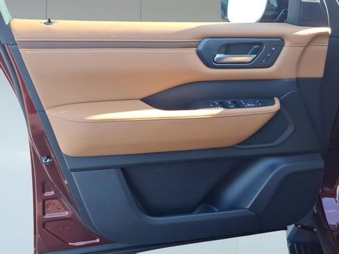 New 2026 Nissan Armada SL w/ Captain's Chari Seat Package RWD image 10