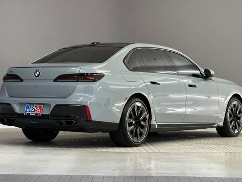 Used 2023 BMW 760i xDrive w/ Executive Package AWD/4WD image 9