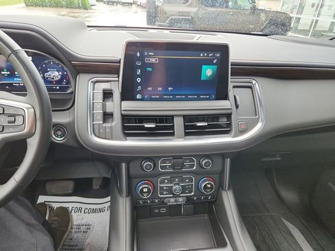 Used 2023 Chevrolet Tahoe Premier AWD/4WD image 18