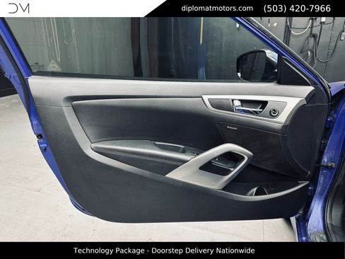 Used 2014 Hyundai Veloster w/ Technology Package 03 FWD image 23