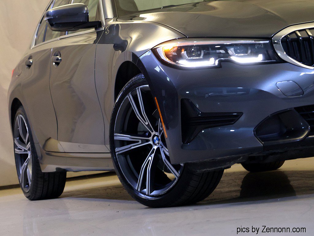 Certified 2022 BMW 330i xDrive Sedan AWD/4WD image 4