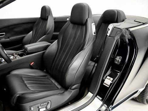 Used 2015 Bentley Continental GT image 11