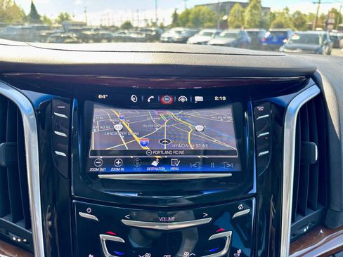 Used 2019 Cadillac Escalade Luxury AWD/4WD image 33