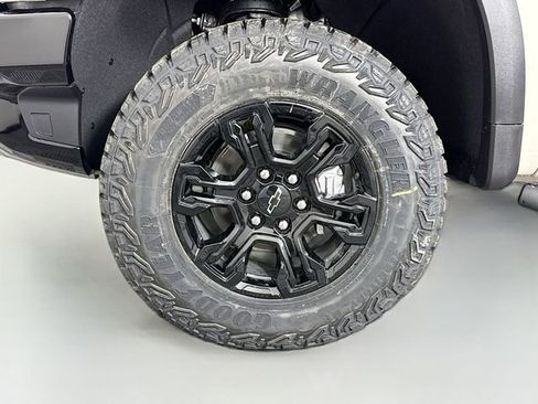 New 2026 Chevrolet Silverado 1500 ZR2 w/ LPO, Dark Essentials Package AWD/4WD image 32