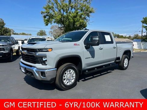 Used 2024 Chevrolet Silverado 2500 LT w/ Convenience Package image 3
