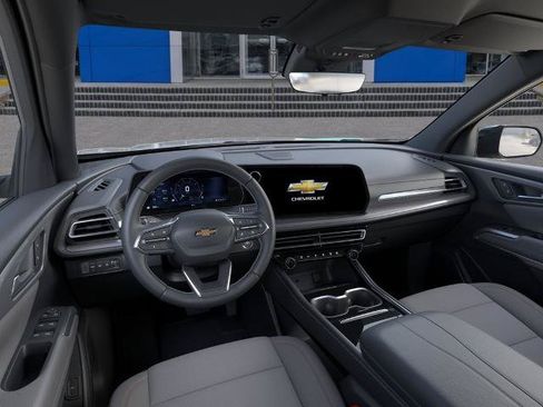 New 2026 Chevrolet Traverse LT w/ Driver Confidence Package AWD/4WD image 15